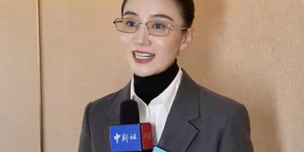 开云体育app-被传与小8岁导演王伟隐婚仅一年，宋佳近况曝光，胡军当初没说错