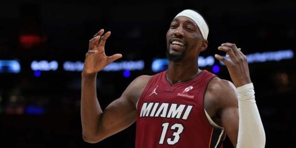 开云体育-韦德力挺阿德巴约83分神迹：我在游戏里都刷不到！只拿了79分！