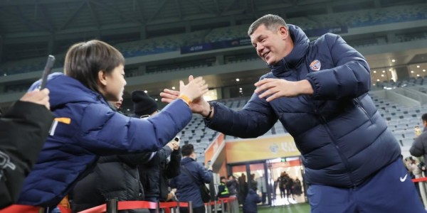 开云体育app-马年“牛”起来！青岛海牛举行新赛季出征仪式，主教练米兰要踢出攻势足球