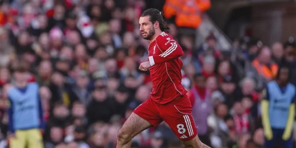 开云体育-利物浦1-1热刺！绝平的背后是溃败，红军的至暗时刻来了？