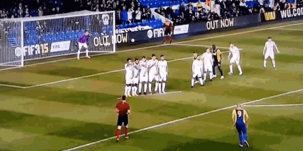 三位门将全部受伤，凯恩成拜仁一线队唯一有门将出场经历的球员