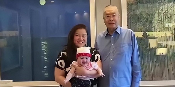 开云体育app-87岁刘诗昆：住美国600平豪宅，和三婚妻子儿女双全，享天伦之乐