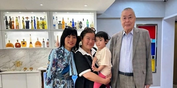 开云体育app-87岁刘诗昆：住美国600平豪宅，和三婚妻子儿女双全，享天伦之乐