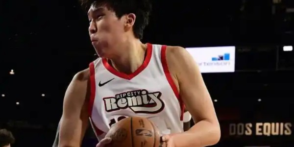 开云体育app-杨瀚森又去发展联盟虐菜了！半场出手3次就轰10+10，统治力太强！