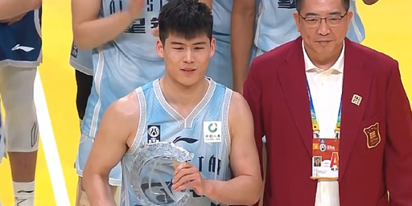 开云体育官网-26分6板！广东队20岁小将收获全明星MVP，球迷：能力不输胡明轩|陈家政|北方星锐|南北方星锐队|星锐赛|CBA全明星_新浪体育_新浪新闻