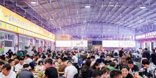 小微超“燃” | 泗洪县青阳街道新星夜市：以烟火气为“苏超”注入力量|岳一争|江苏省城市足球联赛|江苏足球联赛|宿迁队|宿迁_新浪新闻