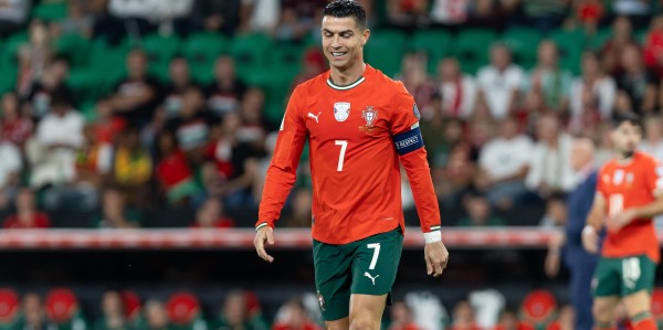 开云体育app-TA：马丁内斯再次强调，只要身体健康，中锋位置毫无疑问属于C罗