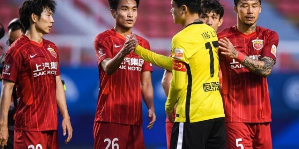 开云体育下载-换了人间！场均不足1分 昔日顶流对决已成互啄局