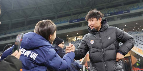 开云体育app-马年“牛”起来！青岛海牛举行新赛季出征仪式，主教练米兰要踢出攻势足球