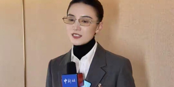 开云体育app-被传与小8岁导演王伟隐婚仅一年，宋佳近况曝光，胡军当初没说错