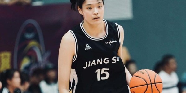 开云体育-轰17+5力扛坎贝奇！中国女篮26岁2米悍将进化：宫鲁鸣征召她？|许晨妍|三分球|季后赛|中锋|娜塔莎·霍华德_新浪新闻