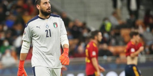 唐纳鲁马回到地狱“主场”，被米兰球迷嘘到失误？