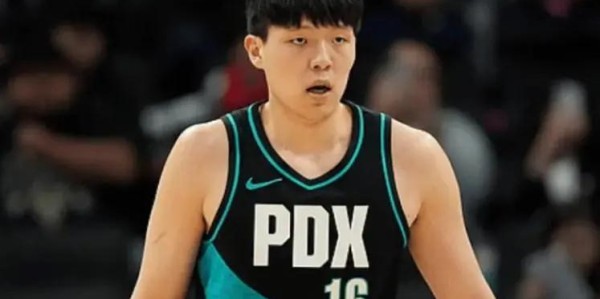 开云体育app-杨瀚森又去发展联盟虐菜了！半场出手3次就轰10+10，统治力太强！