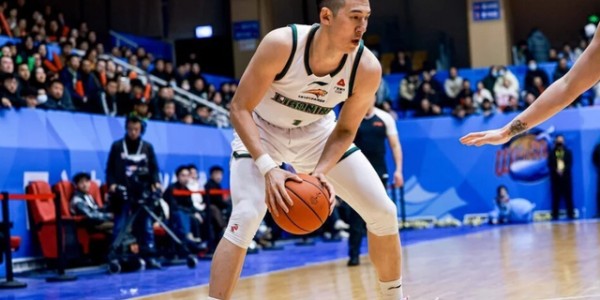 开云体育官网-辽宁男篮8分险胜！完成大逆转，布罗金顿首秀3分，莫兰德爆发