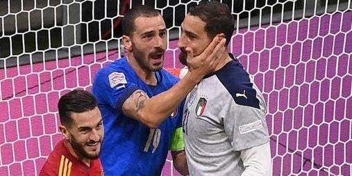 唐纳鲁马回到地狱“主场”，被米兰球迷嘘到失误？