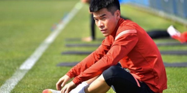 开云体育下载-于根伟留下的津门虎20号战袍，本赛季迎来新主人，曾是鲁能锋霸